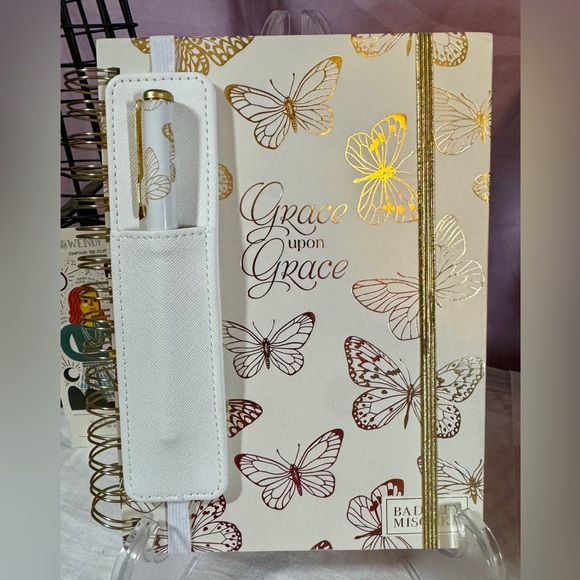 Badgley Mischka Spiral Journal Notebook, Stickers, & Pen w/Detachable Holder New - Picture 1 of 7